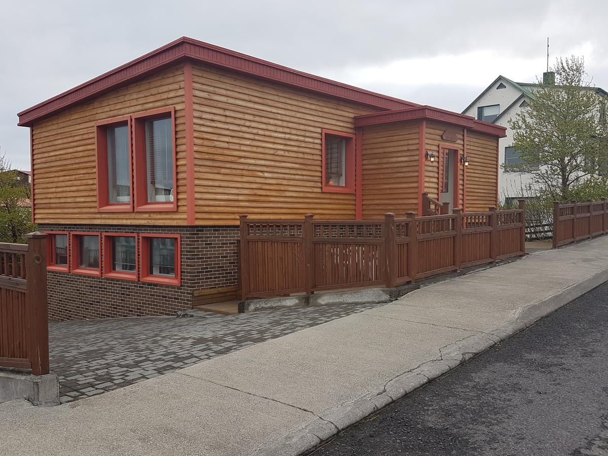 Holiday Guesthouse スティッキスホールムル エクステリア 写真